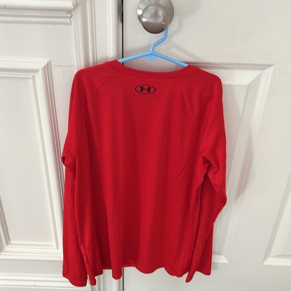 Under Armour size large loose fit performance shirt - Picture 6 of 7